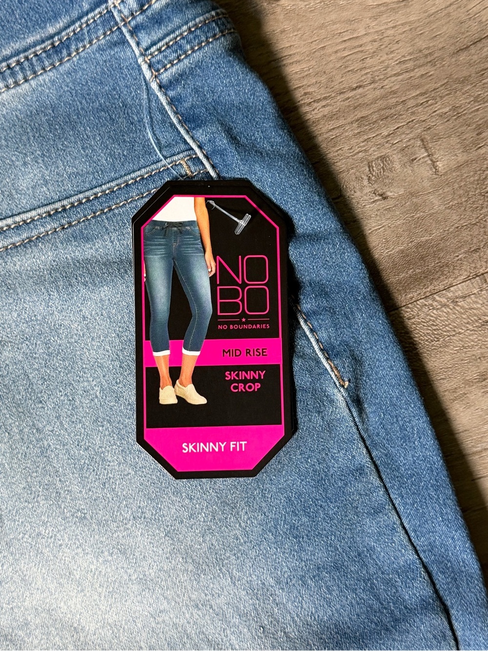 No Boundaries Light Blue Cropped Stretch Jeans - Picture 2 of 5